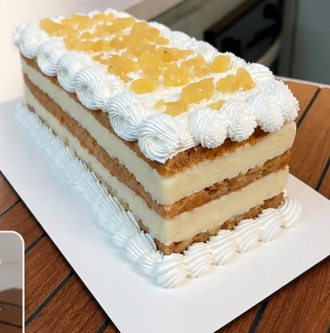Torta Piña con Coco